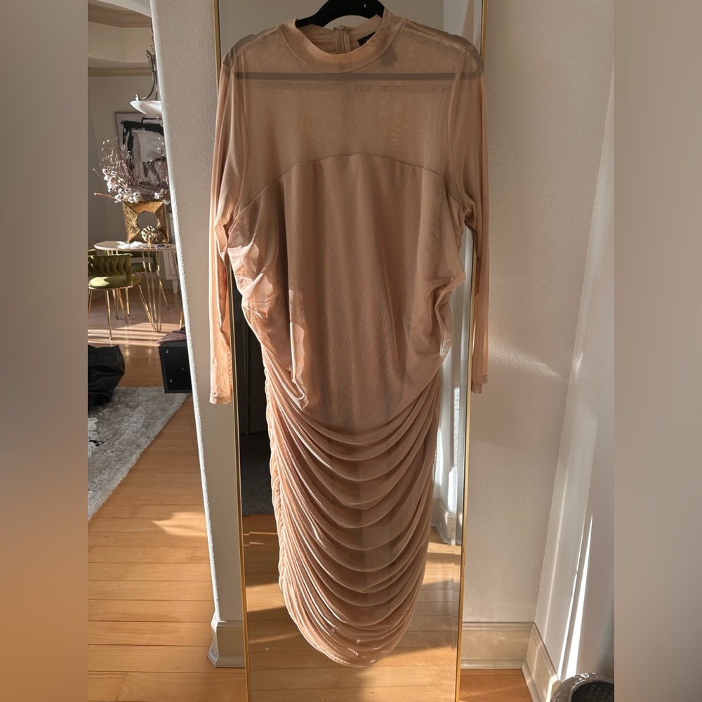 Long sleeve dress with mesh ruching